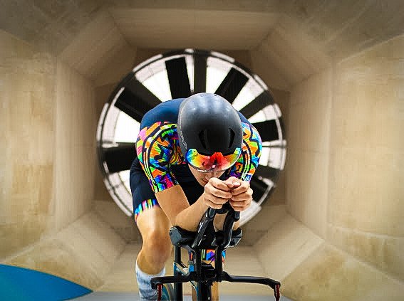 Aerodynamic Cycling Gear for Race Day: 2026 Guide