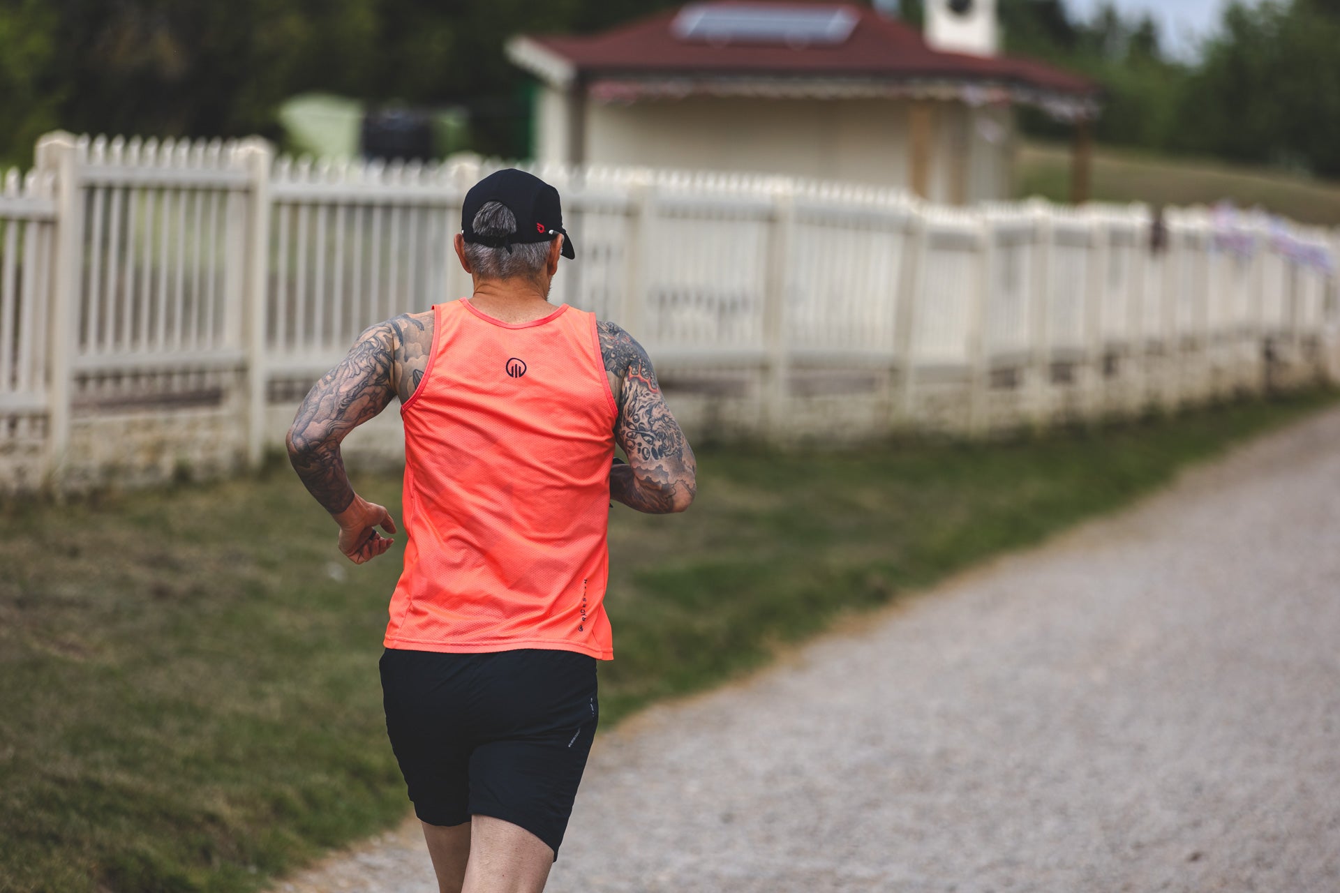 mens-run-vest-coral