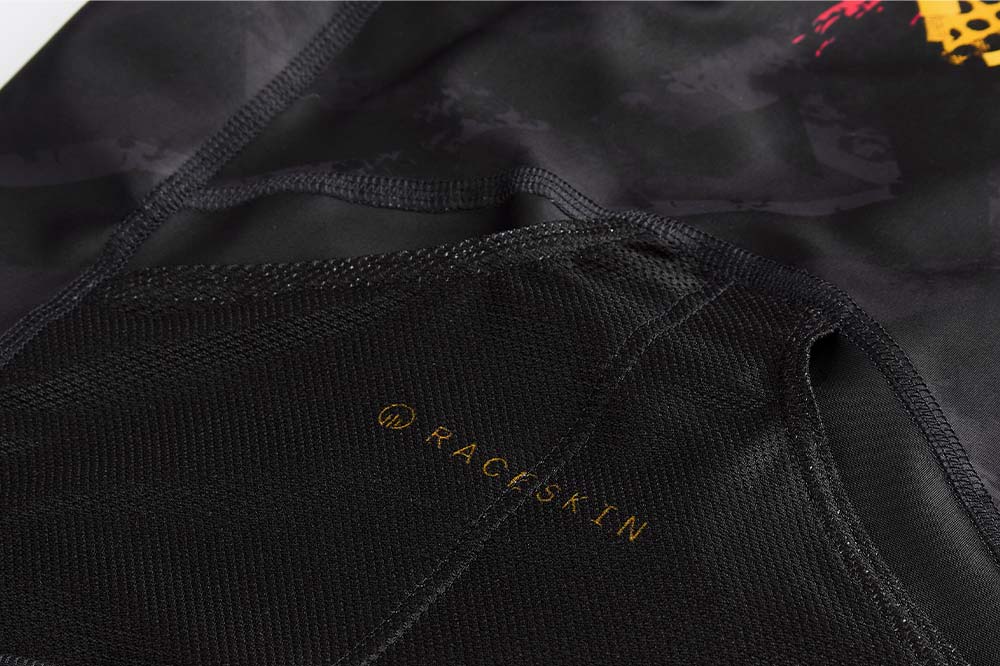 Rear mesh gel pockets.