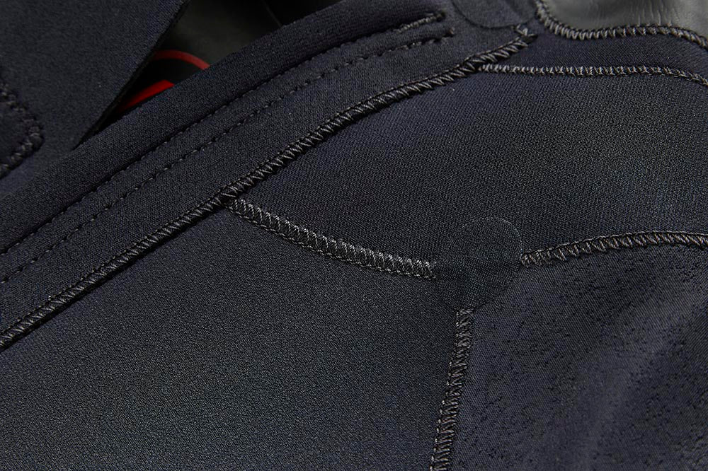 High stretch inner lining.