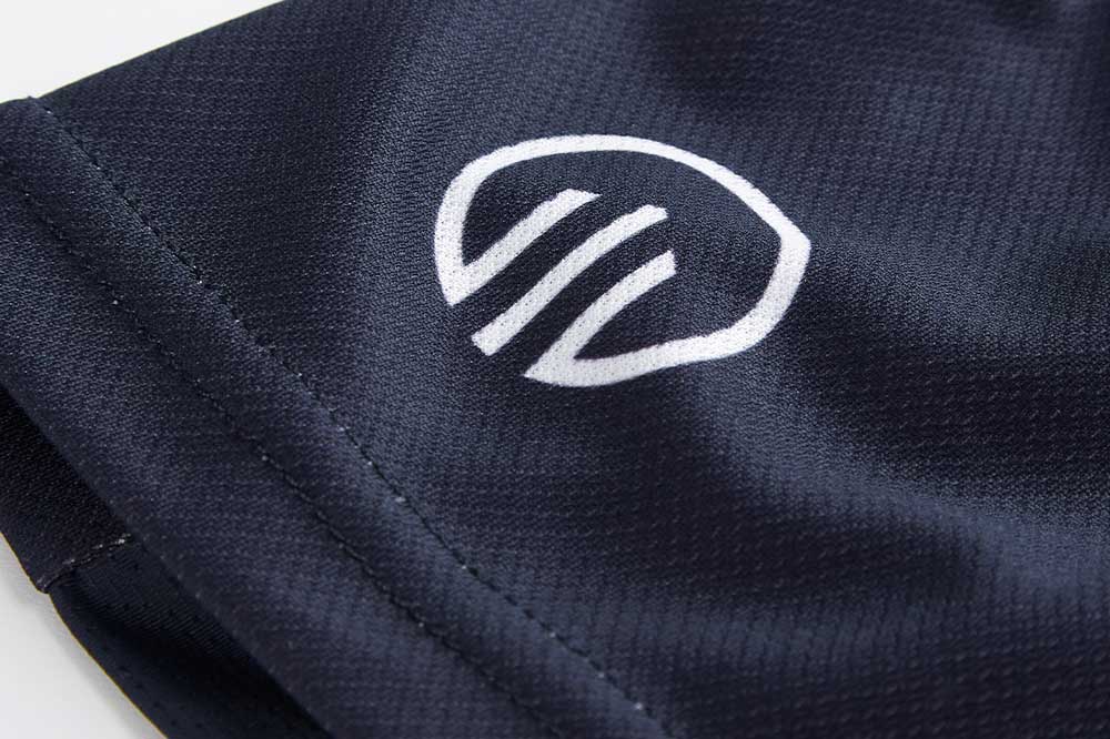 Sleeve logo
