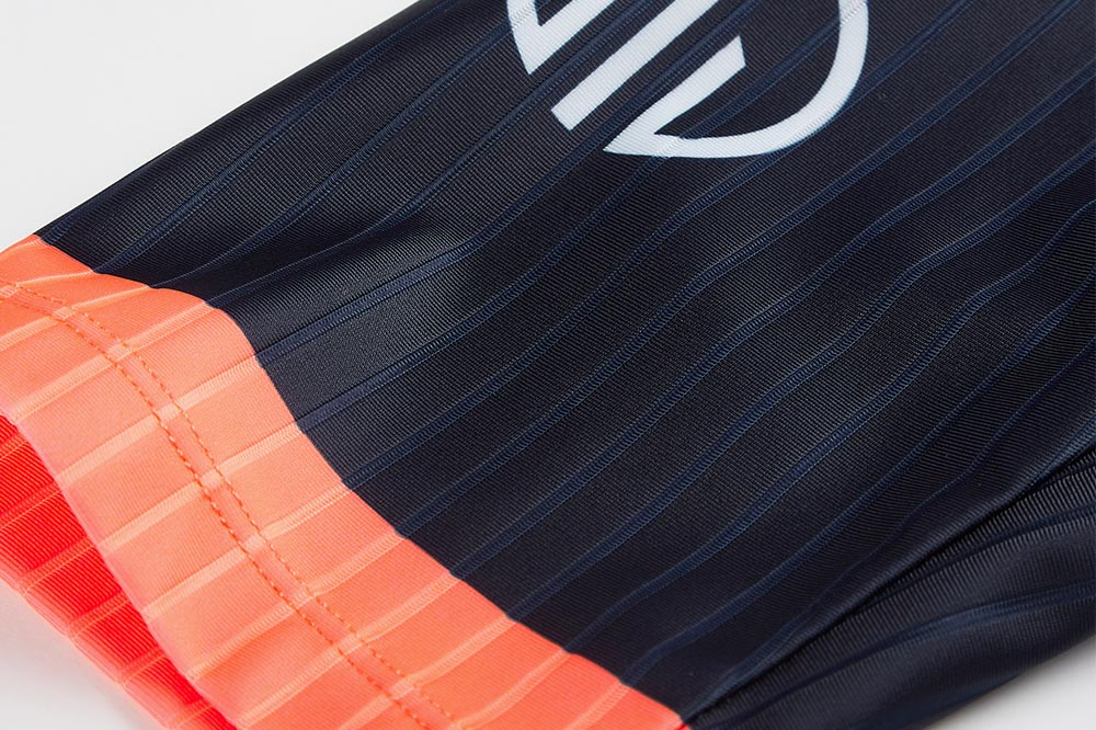 Aero sleeve material.